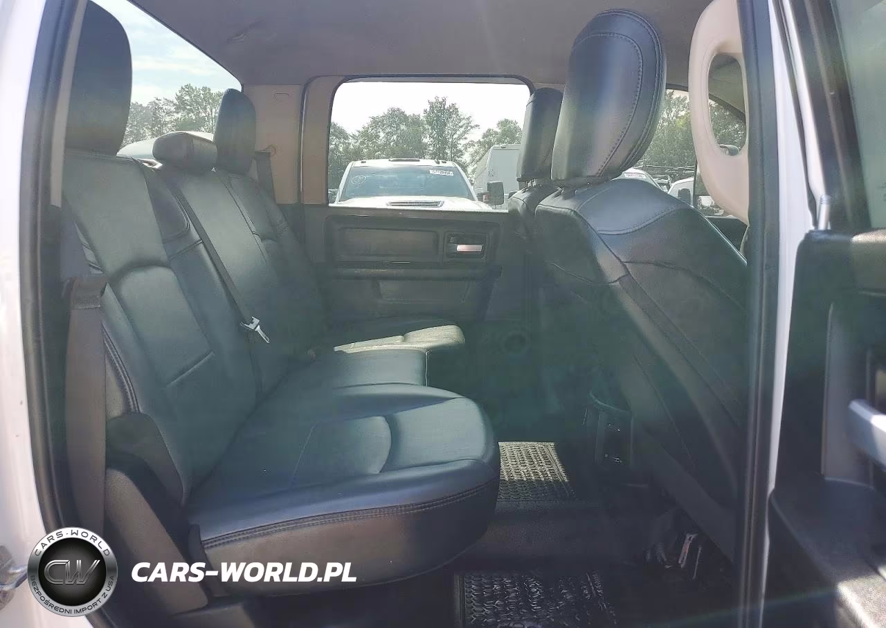 2019 Ram 2500 Tradesman 4X2 8' Box VIN:3C6UR4HJ3KG666254 - 10