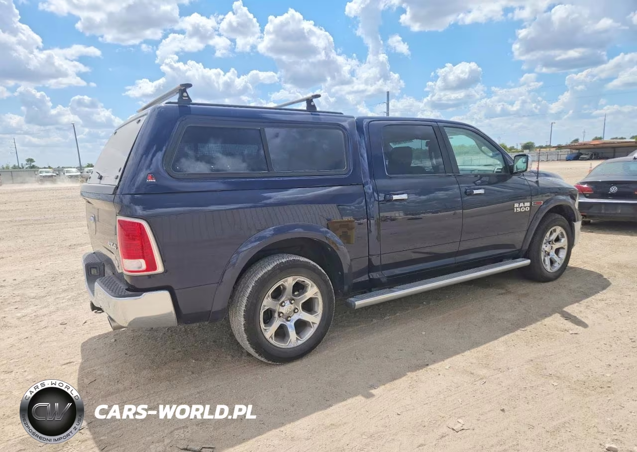 2015 Ram 1500 Laramie VIN:1C6RR7NM3FS513992 - 3