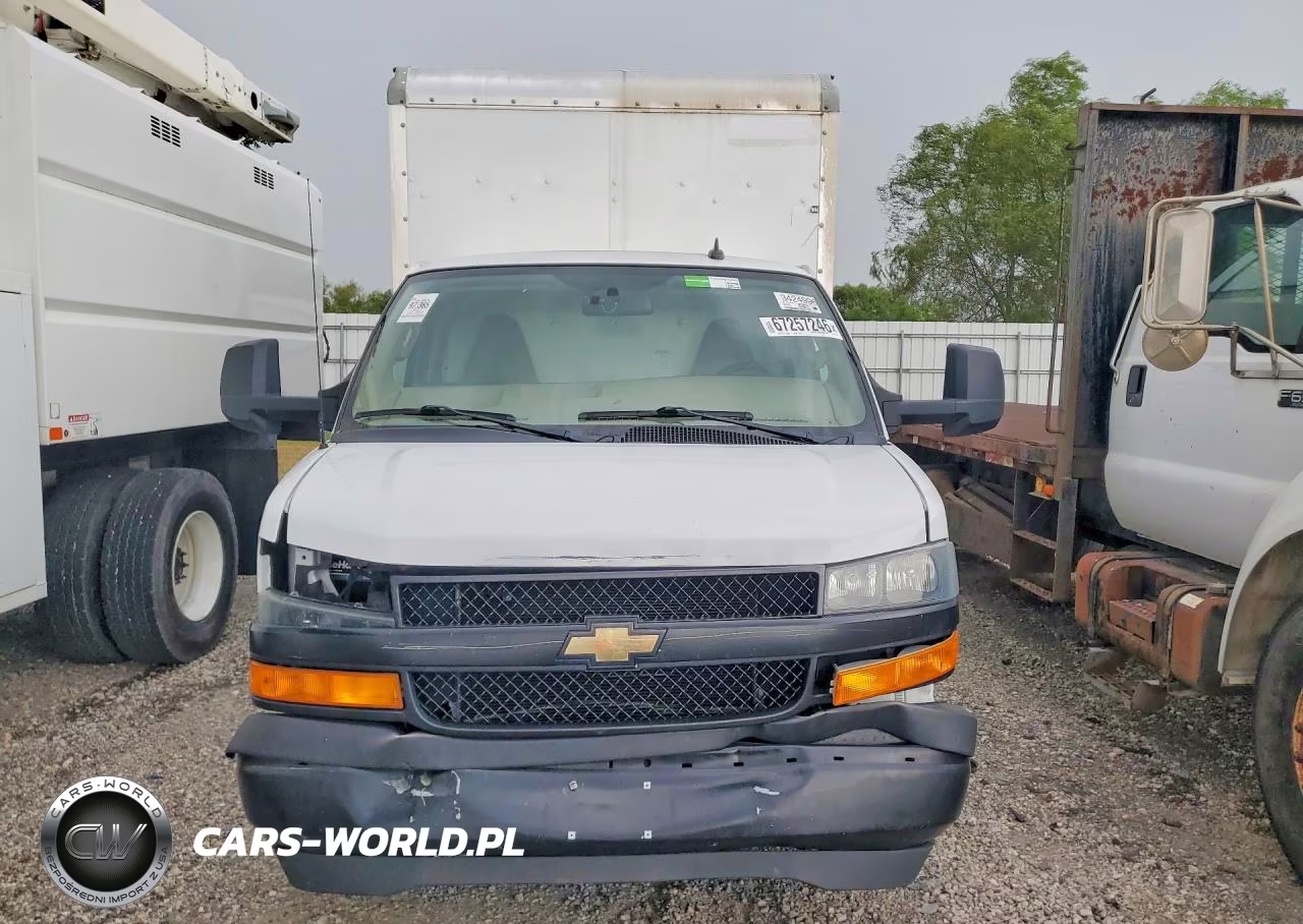 2023 Chevrolet Express Box Truck VIN:1GB0GRFP7P1116745 - 5