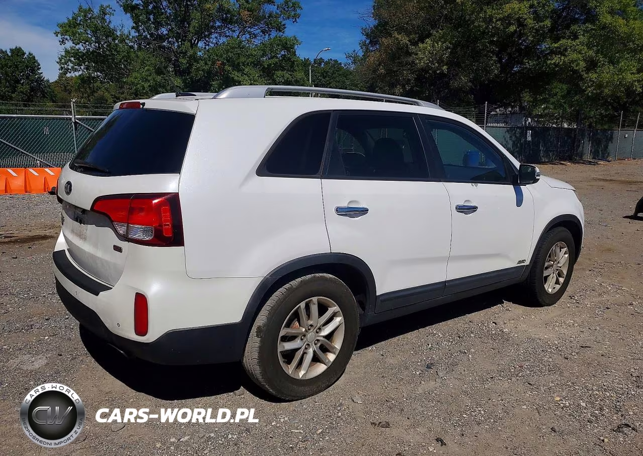 2014 Kia Sorento Lx VIN:5XYKTCA67EG526535 - 3