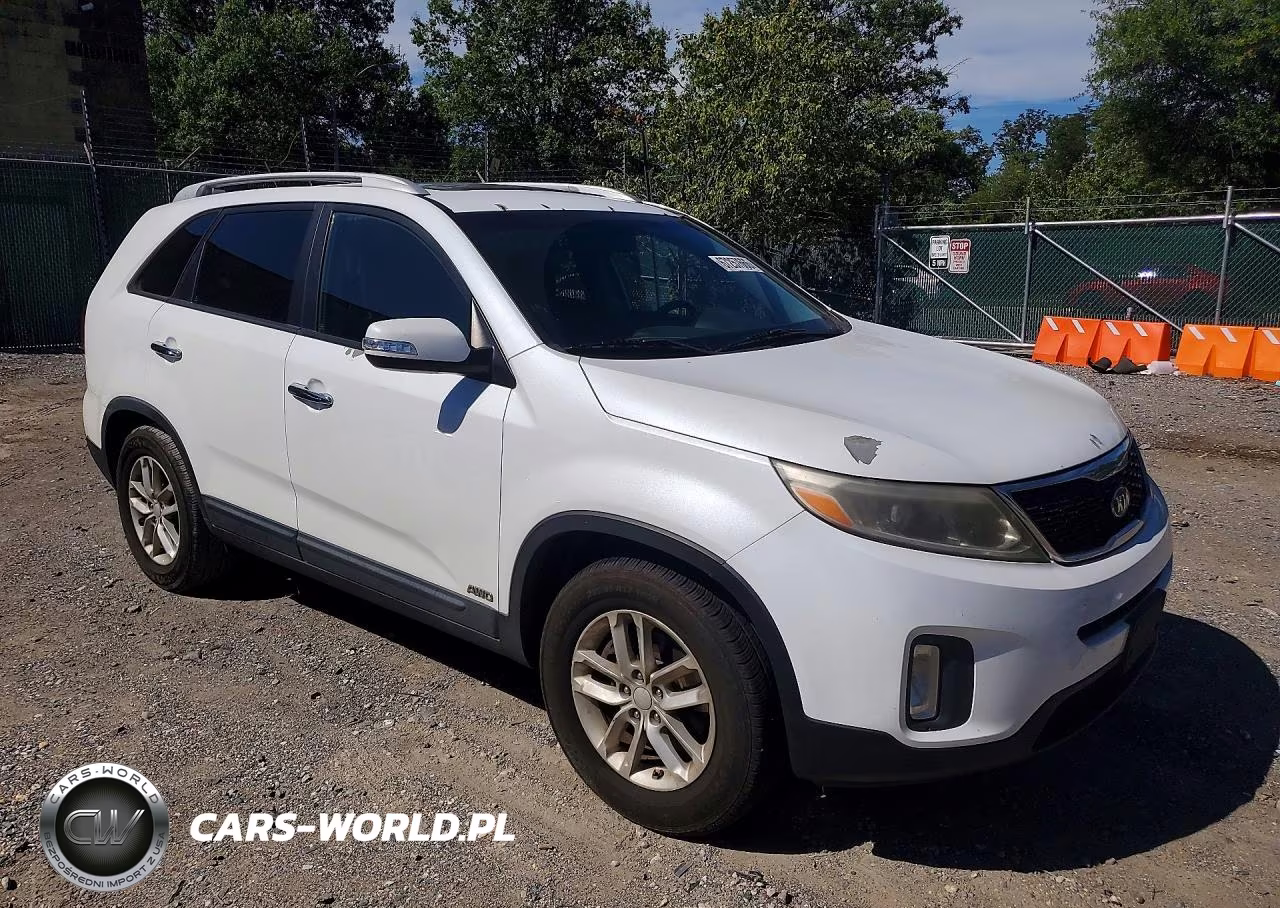 2014 Kia Sorento Lx VIN:5XYKTCA67EG526535 - 4