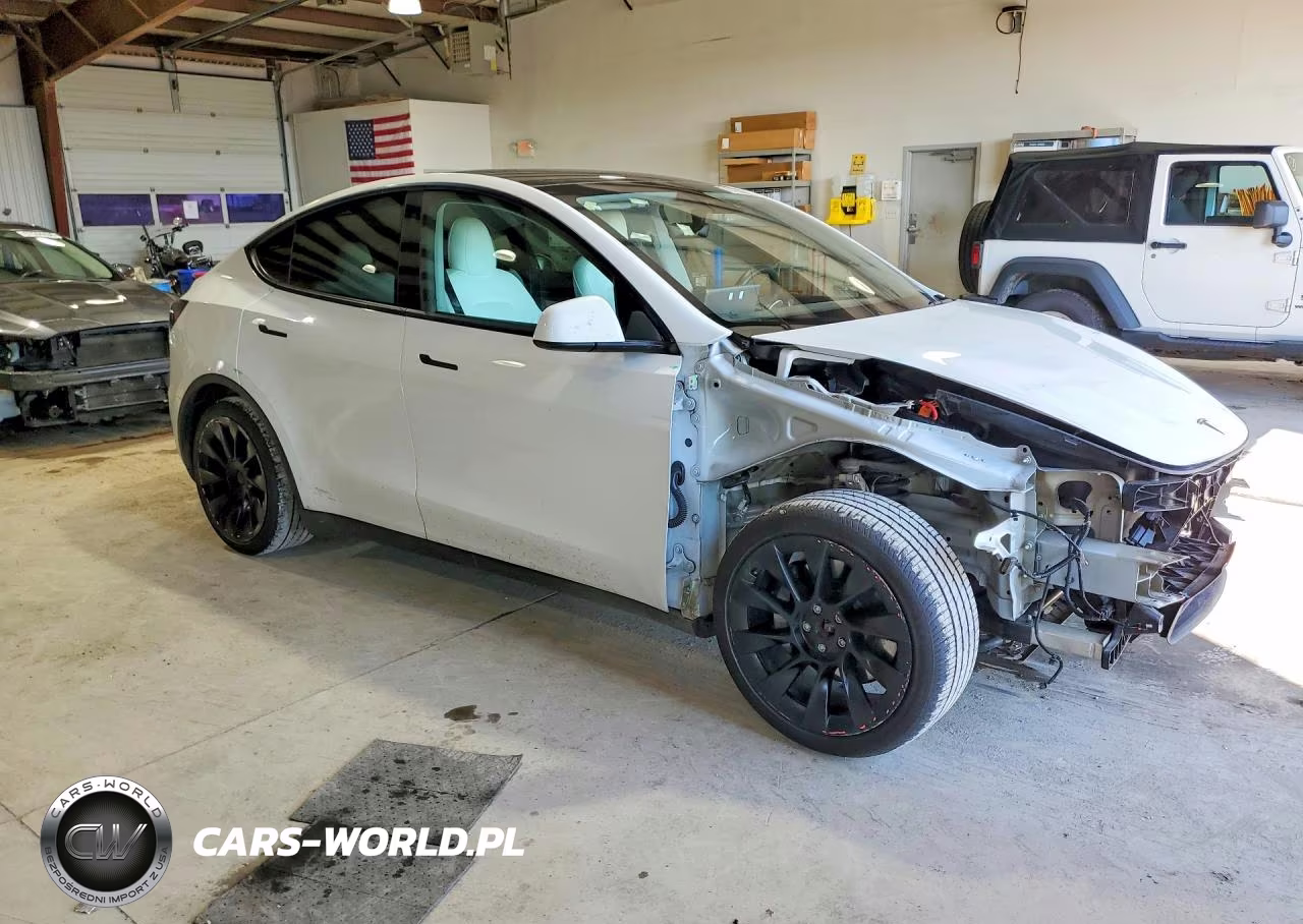2021 Tesla Model Y VIN:5YJYGDEEXMF246359 - 4