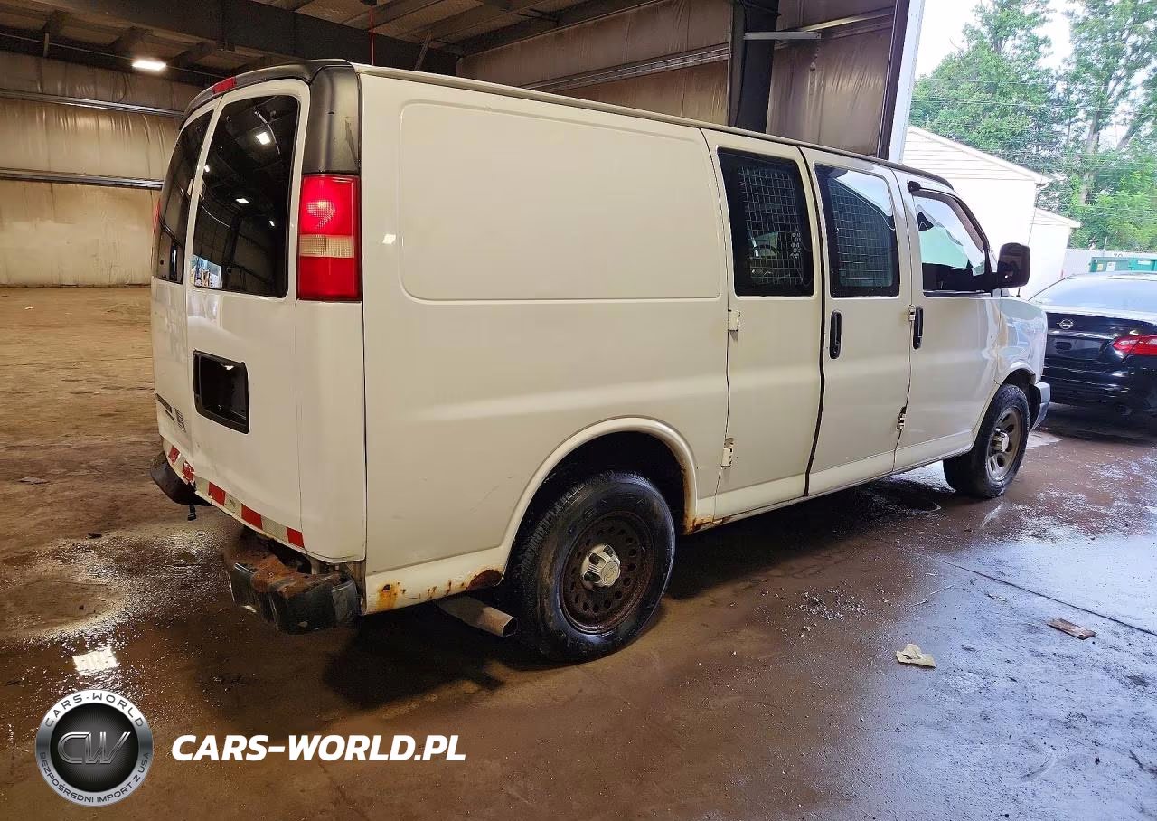 2014 Chevrolet Express G1500 VIN:1GCSHAF40E1124725 - 3