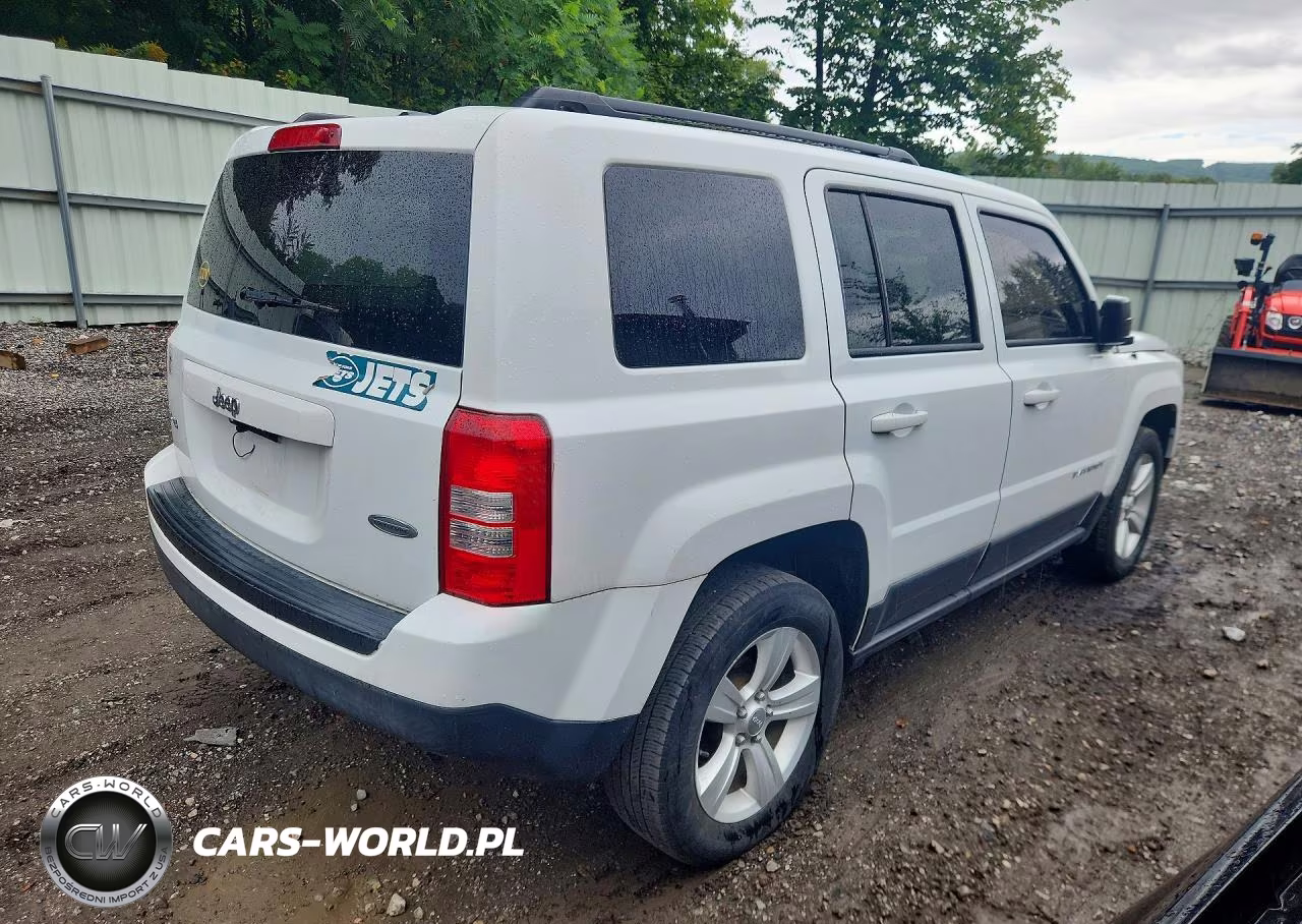 2016 Jeep Patriot Latitude VIN:1C4NJRFBXGD657830 - 3