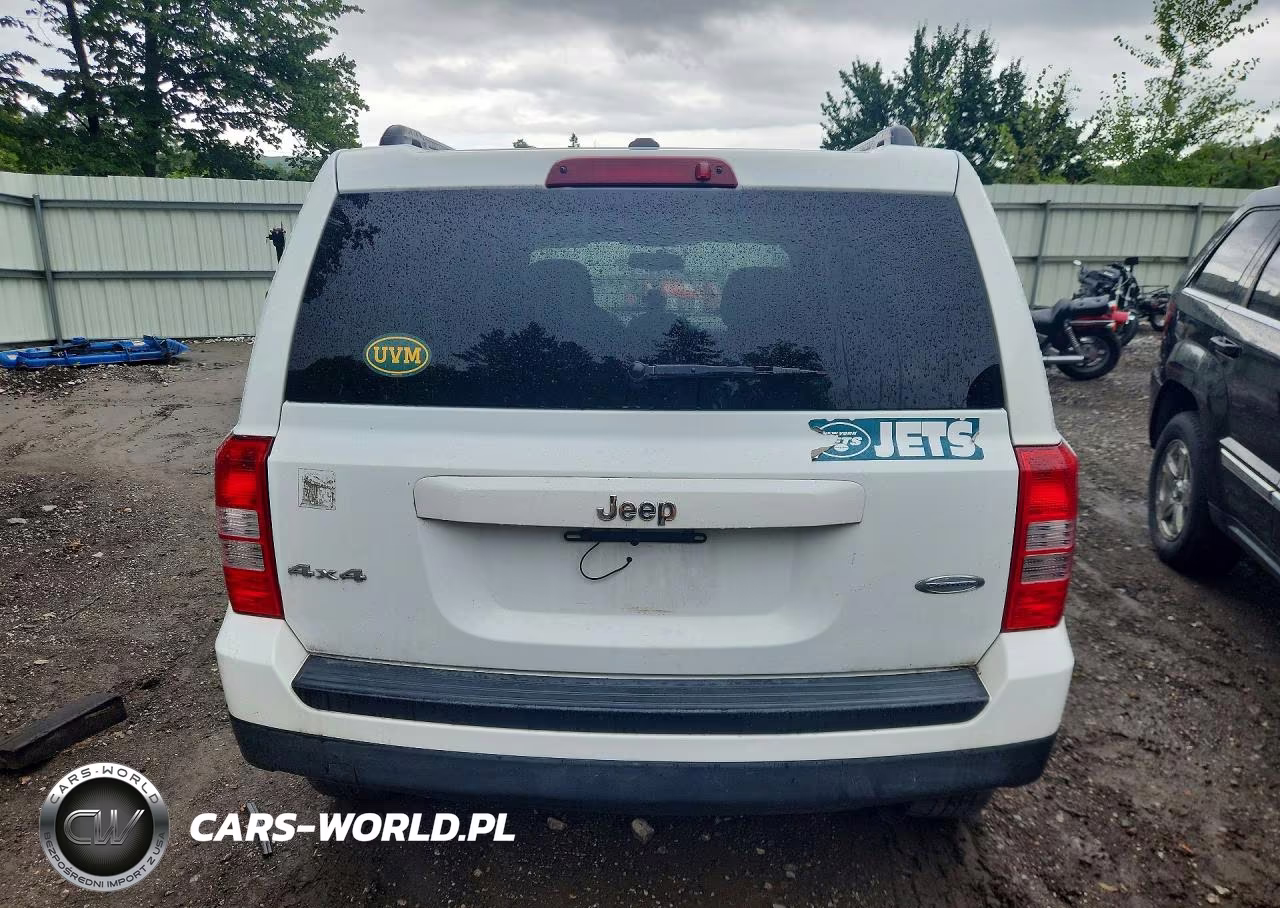 2016 Jeep Patriot Latitude VIN:1C4NJRFBXGD657830 - 6