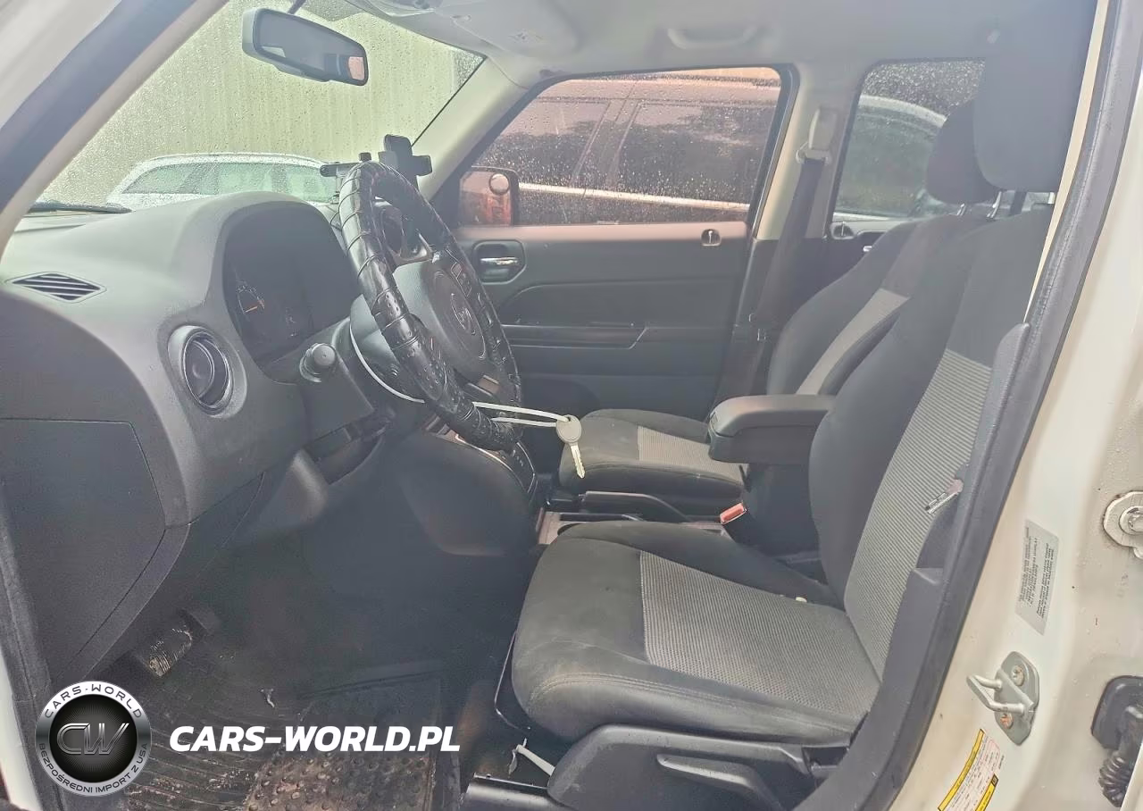 2016 Jeep Patriot Latitude VIN:1C4NJRFBXGD657830 - 7