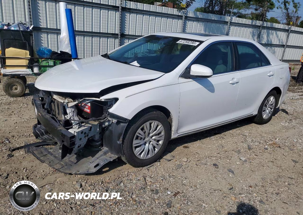 2012 Toyota Camry Le – zdjęcie 1 z 12