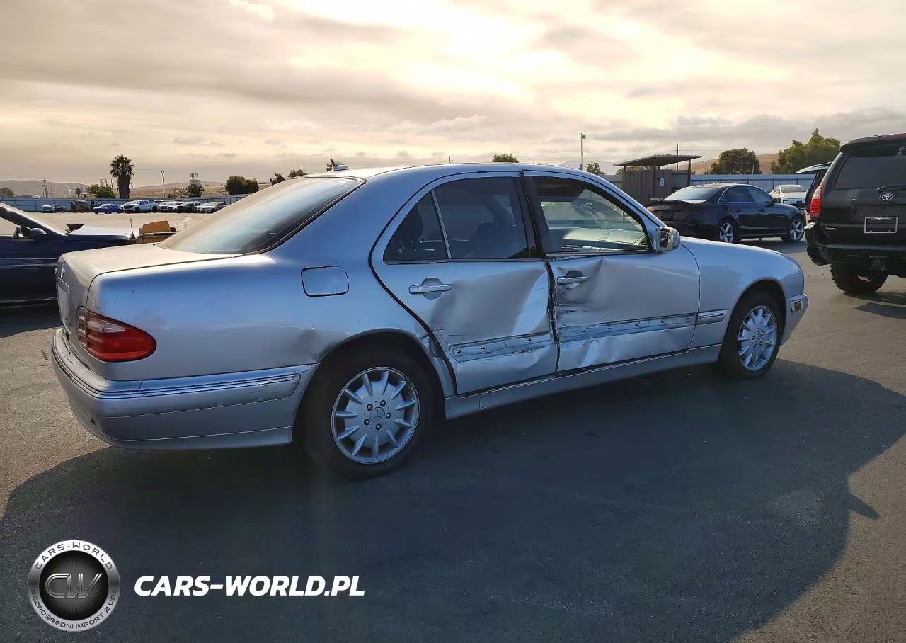 2000 Mercedes-Benz E 320 VIN:WDBJF65J8YB090763 - 3