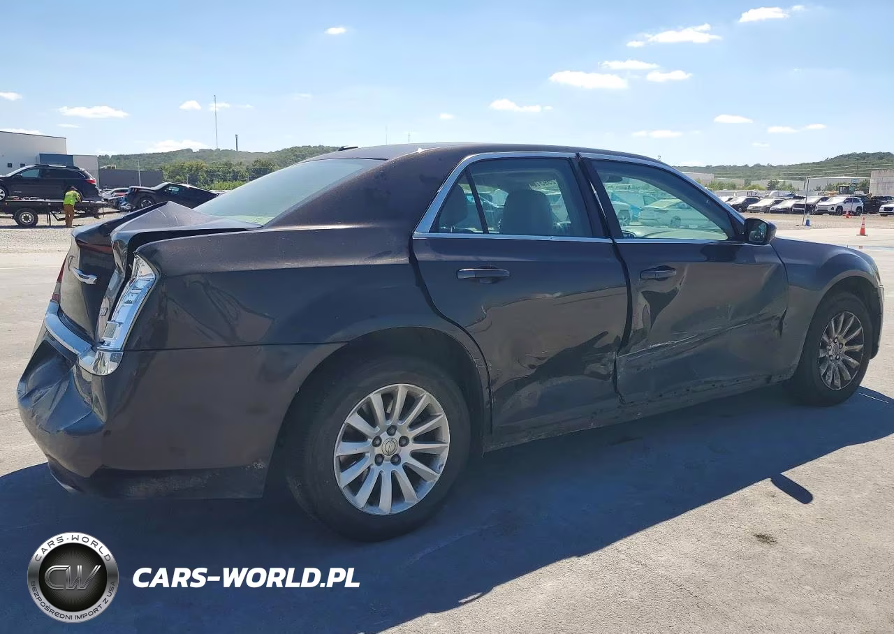 2013 Chrysler 300 VIN:2C3CCAAG4DH565752 - 3