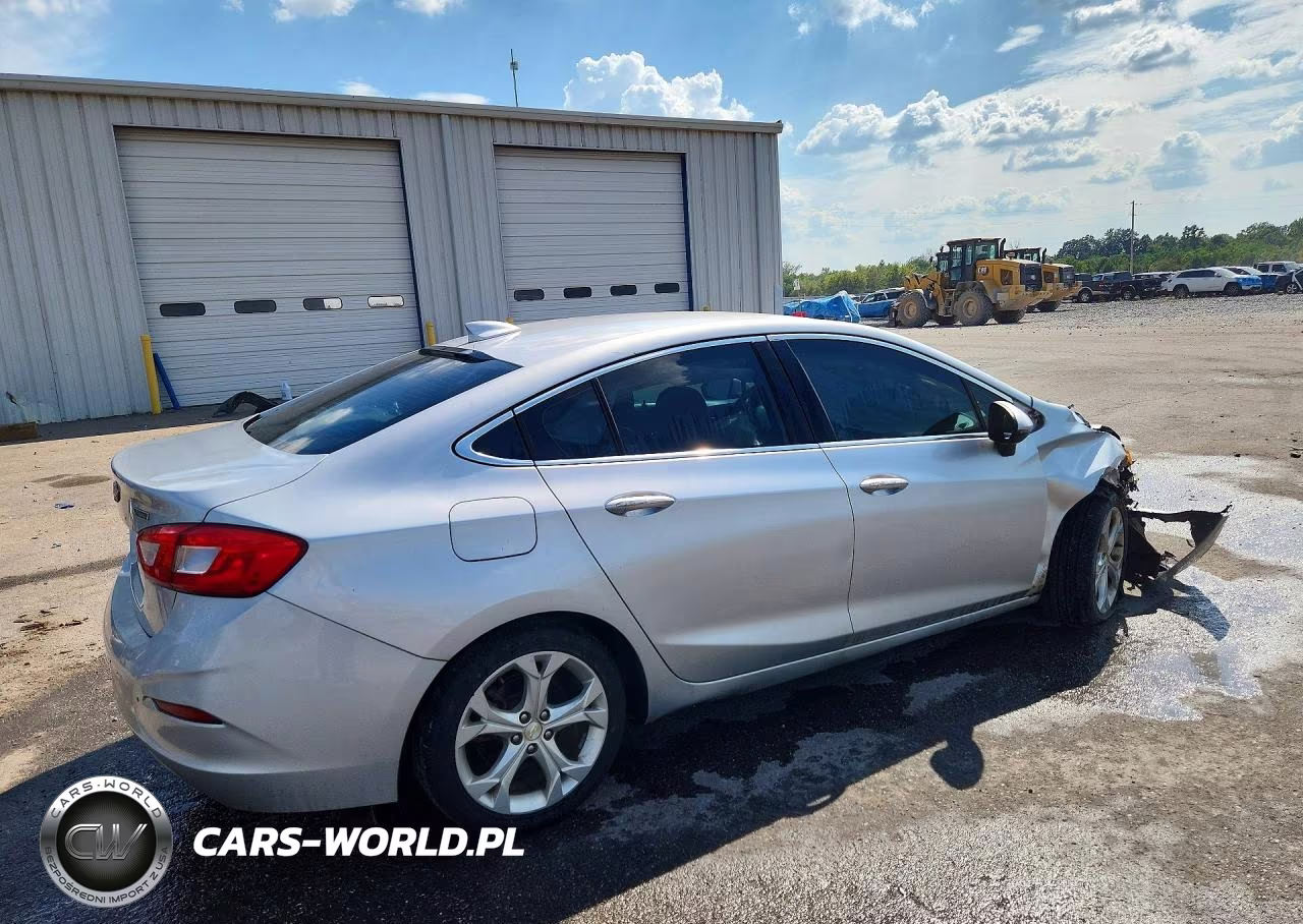 2017 Chevrolet Cruze Premier VIN:1G1BF5SM7H7230148 - 3