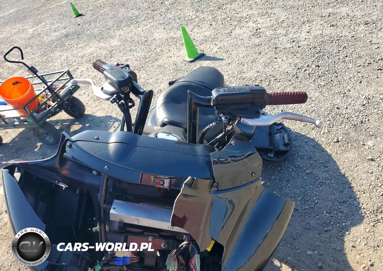 2021 Kawasaki Vn1700 K VIN:JKBVNRK10MA020367 - 5