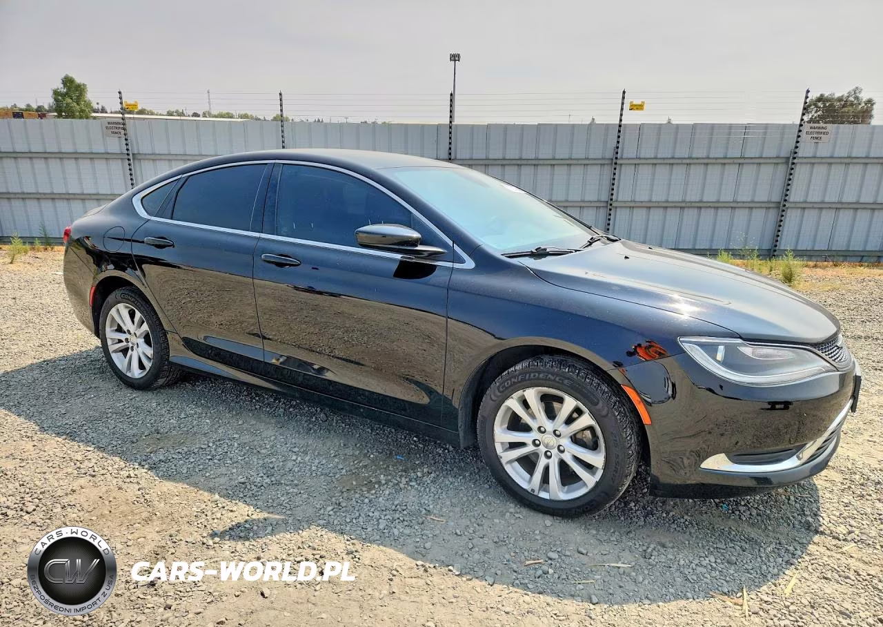 2016 Chrysler 200 Limited VIN:1C3CCCABXGN155212 - 4