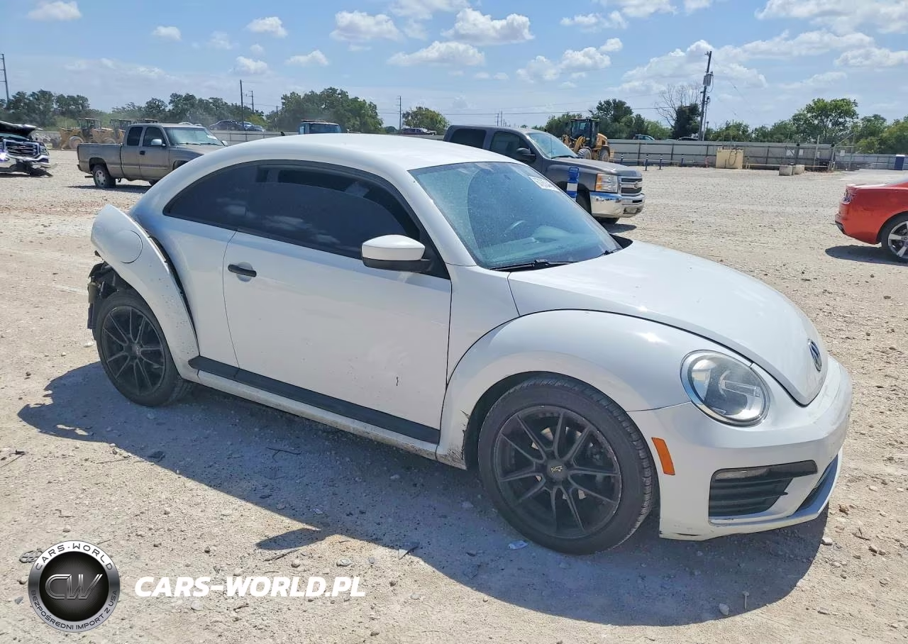 2017 Volkswagen Beetle VIN:3VWF17AT7HM624845 - 4