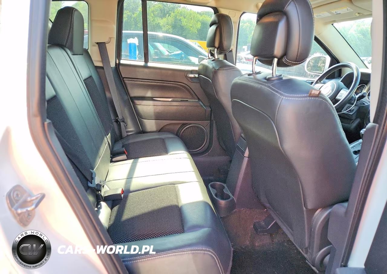 2014 Jeep Compass Latitude VIN:1C4NJDEB7ED828910 - 11