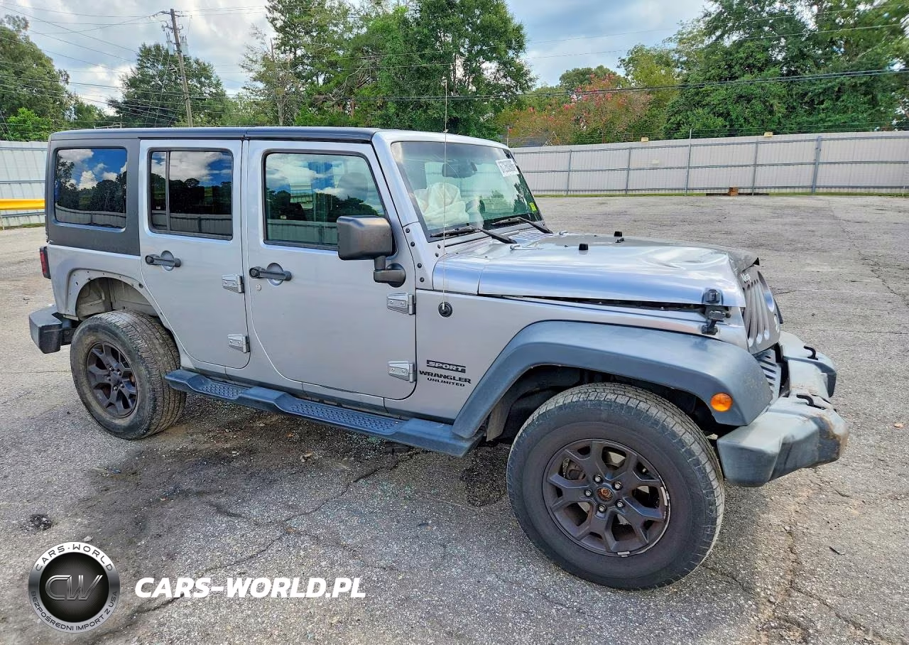 2016 Jeep Wrangler Unlimited Sport VIN:1C4BJWDG4GL169902 - 4