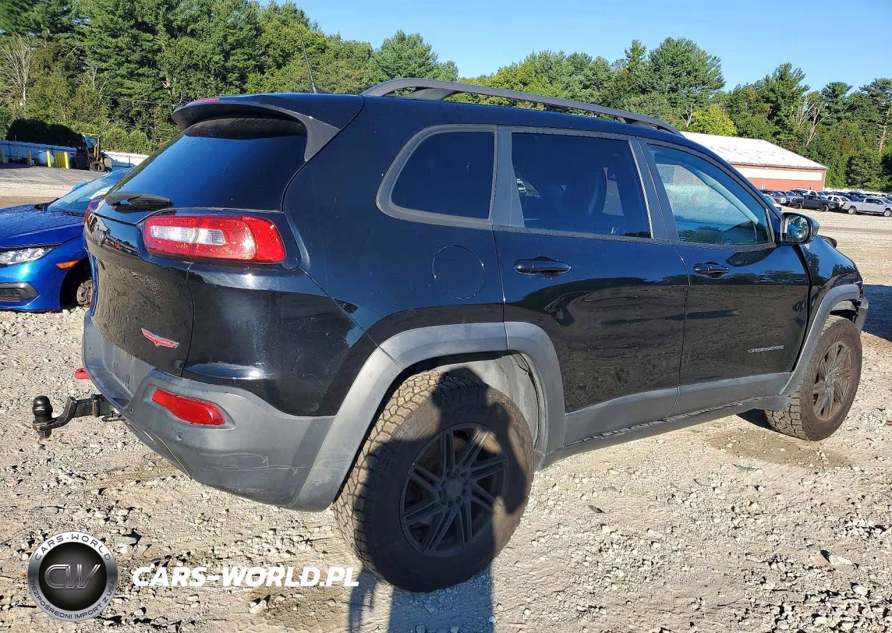 2018 Jeep Cherokee Trailhawk VIN:1C4PJMBB5JD564223 - 3