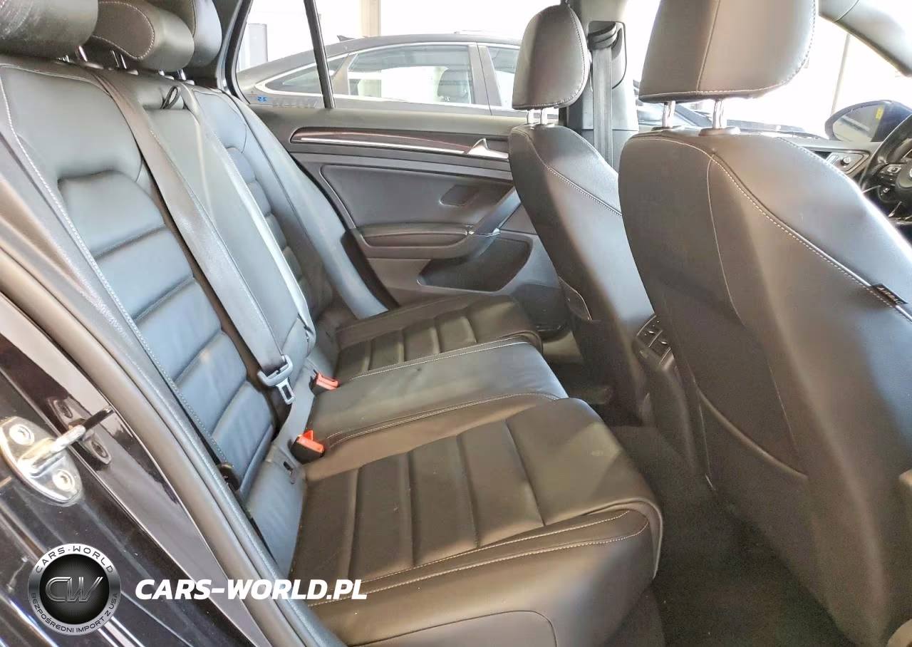 2017 Volkswagen Golf R VIN:WVWWF7AUXHW118312 - 10