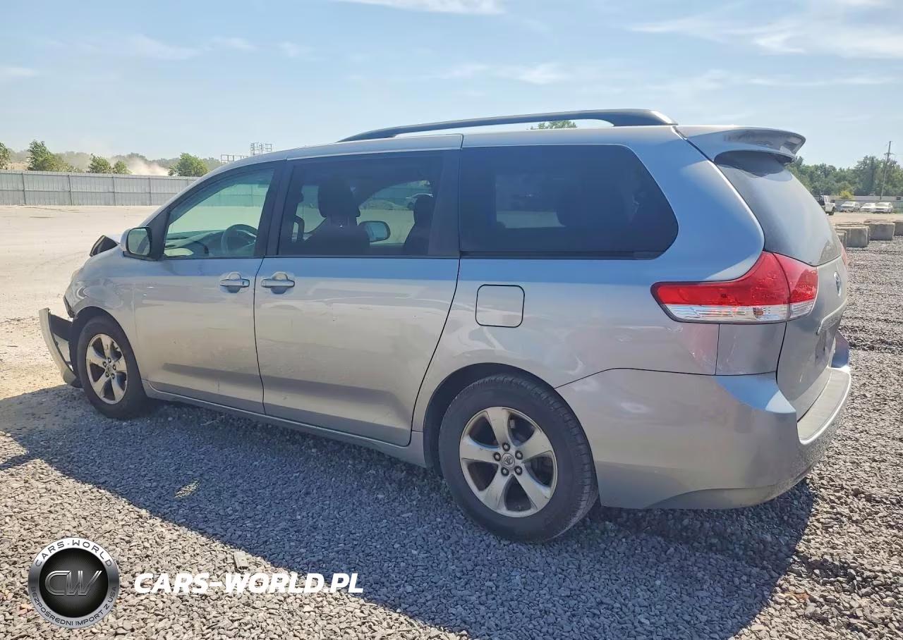 2012 Toyota Sienna Le VIN:5TDKK3DC4CS267197 - 2