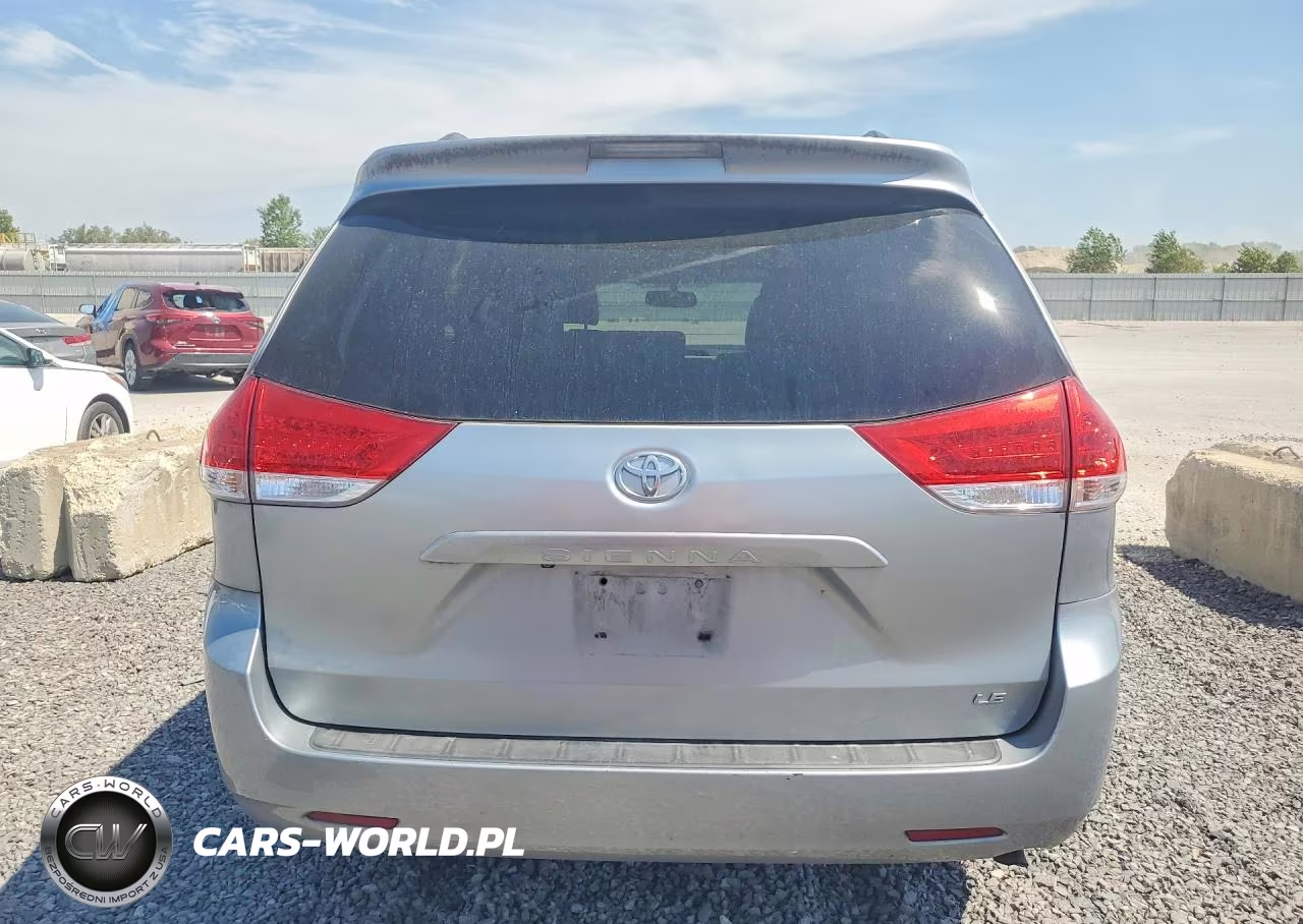 2012 Toyota Sienna Le VIN:5TDKK3DC4CS267197 - 6