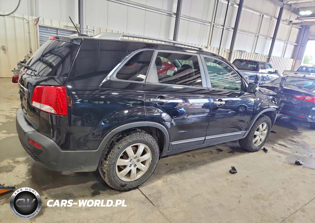 2013 Kia Sorento Lx VIN:5XYKT3A68DG354403 - 3