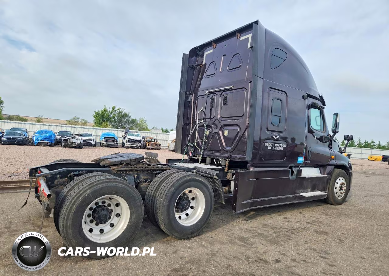 2016 Freightliner Cascadia 125 VIN:3AKJGLD51GSGS9038 - 3