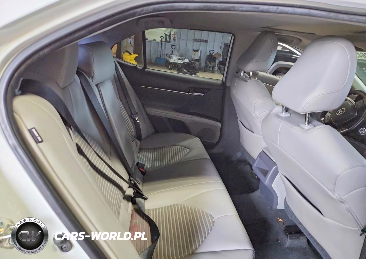 2020 Toyota Camry Se VIN:4T1G11AK2LU511333 - 10