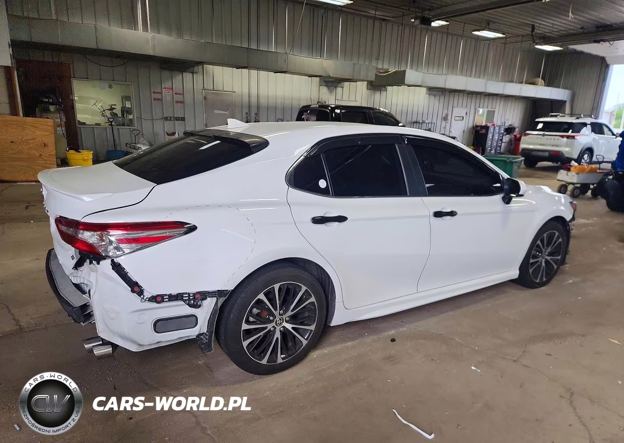 2020 Toyota Camry Se VIN:4T1G11AK2LU511333 - 3