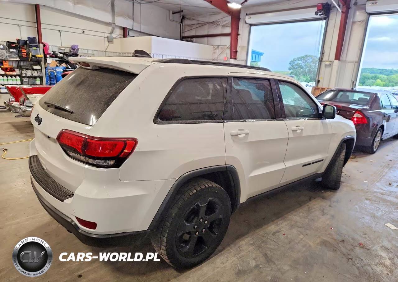 2019 Jeep Grand Cherokee Laredo VIN:1C4RJFAG7KC640887 - 3