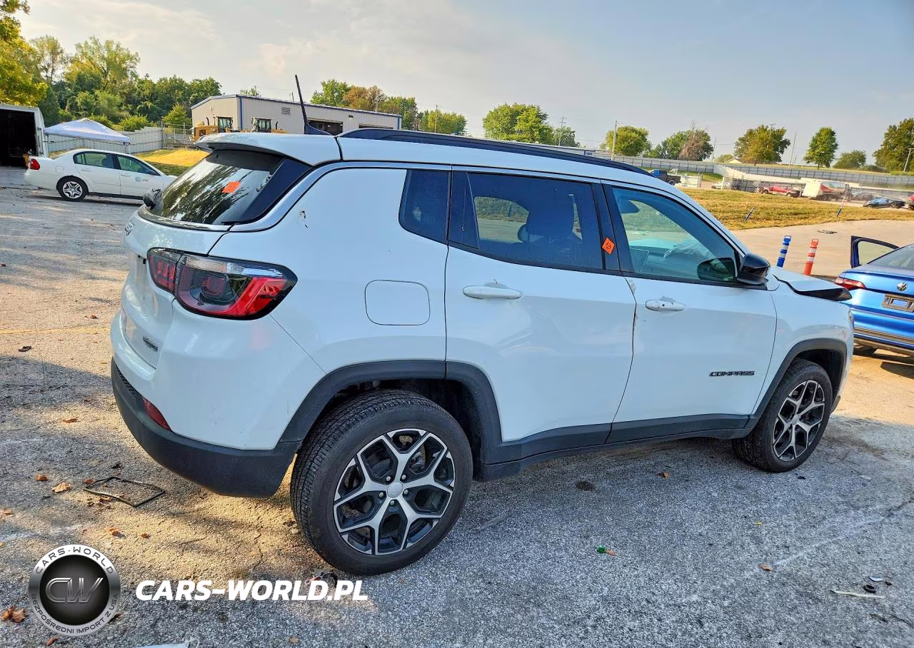 2024 Jeep Compass Latitude VIN:3C4NJDBN6RT607992 - 3