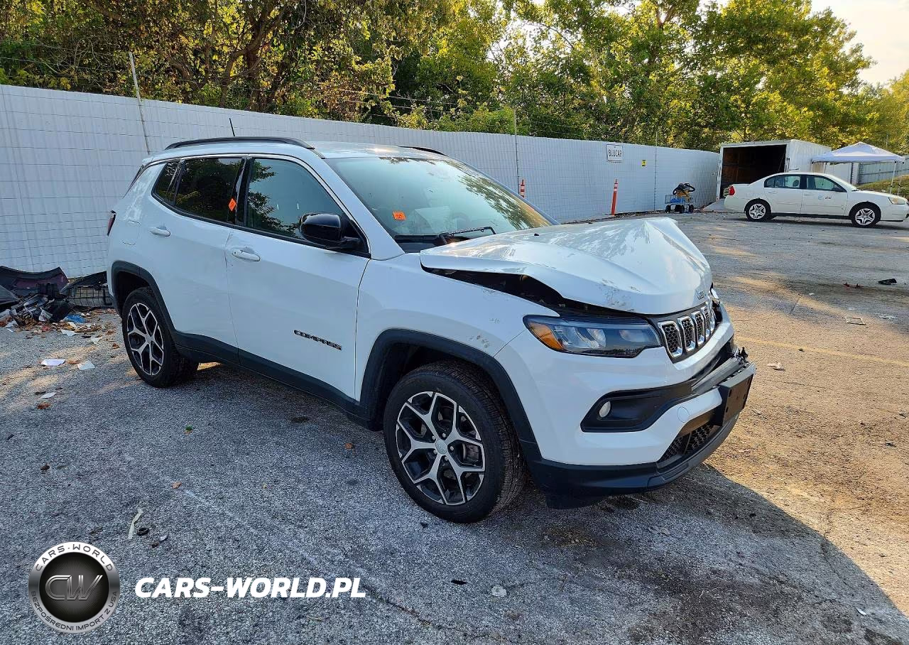 2024 Jeep Compass Latitude VIN:3C4NJDBN6RT607992 - 4