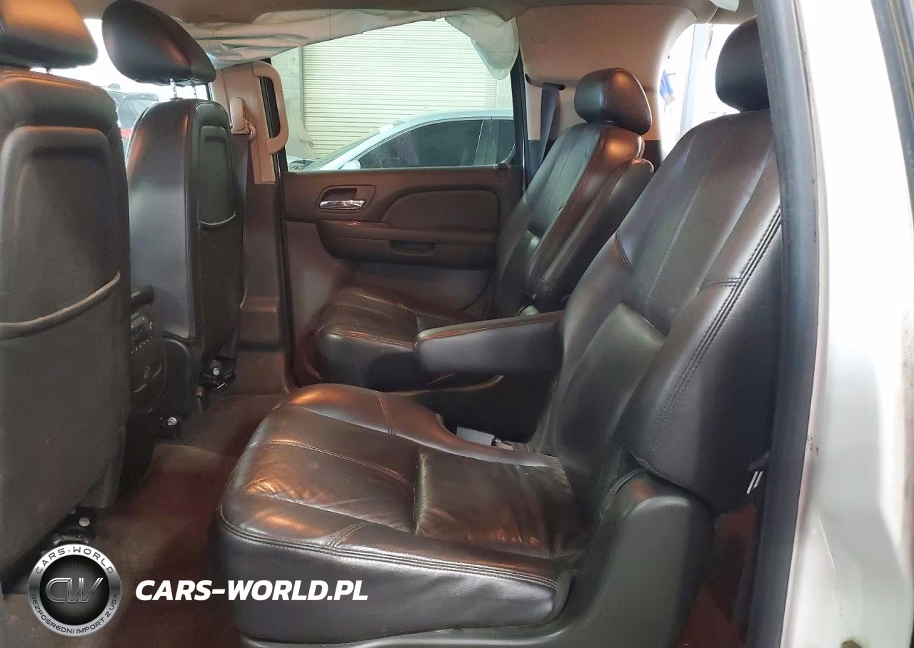 2010 Chevrolet Suburban K1500 Lt VIN:1GNUKJE37AR242602 - 10