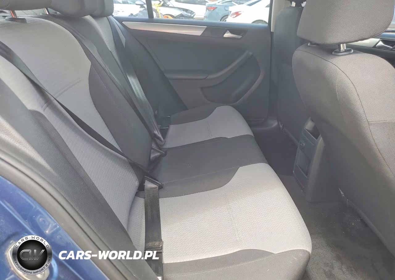 2018 Volkswagen Jetta S VIN:3VW2B7AJ0JM261613 - 10