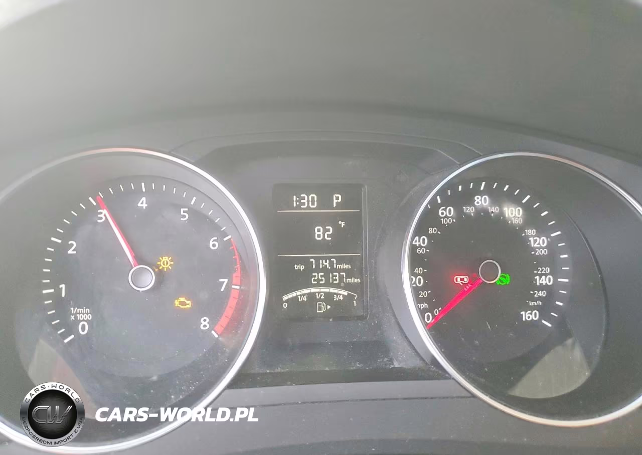 2018 Volkswagen Jetta S VIN:3VW2B7AJ0JM261613 - 9