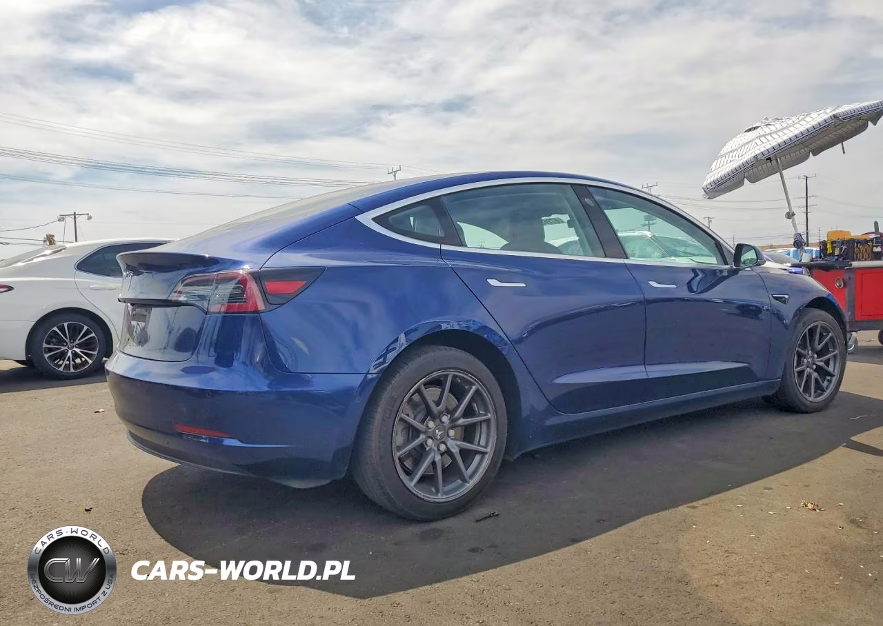 2018 Tesla Model 3 VIN:5YJ3E1EA4JF040896 - 3