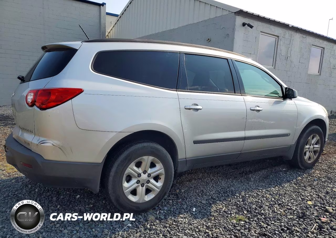2010 Chevrolet Traverse Ls VIN:1GNLREED3AS127155 - 3