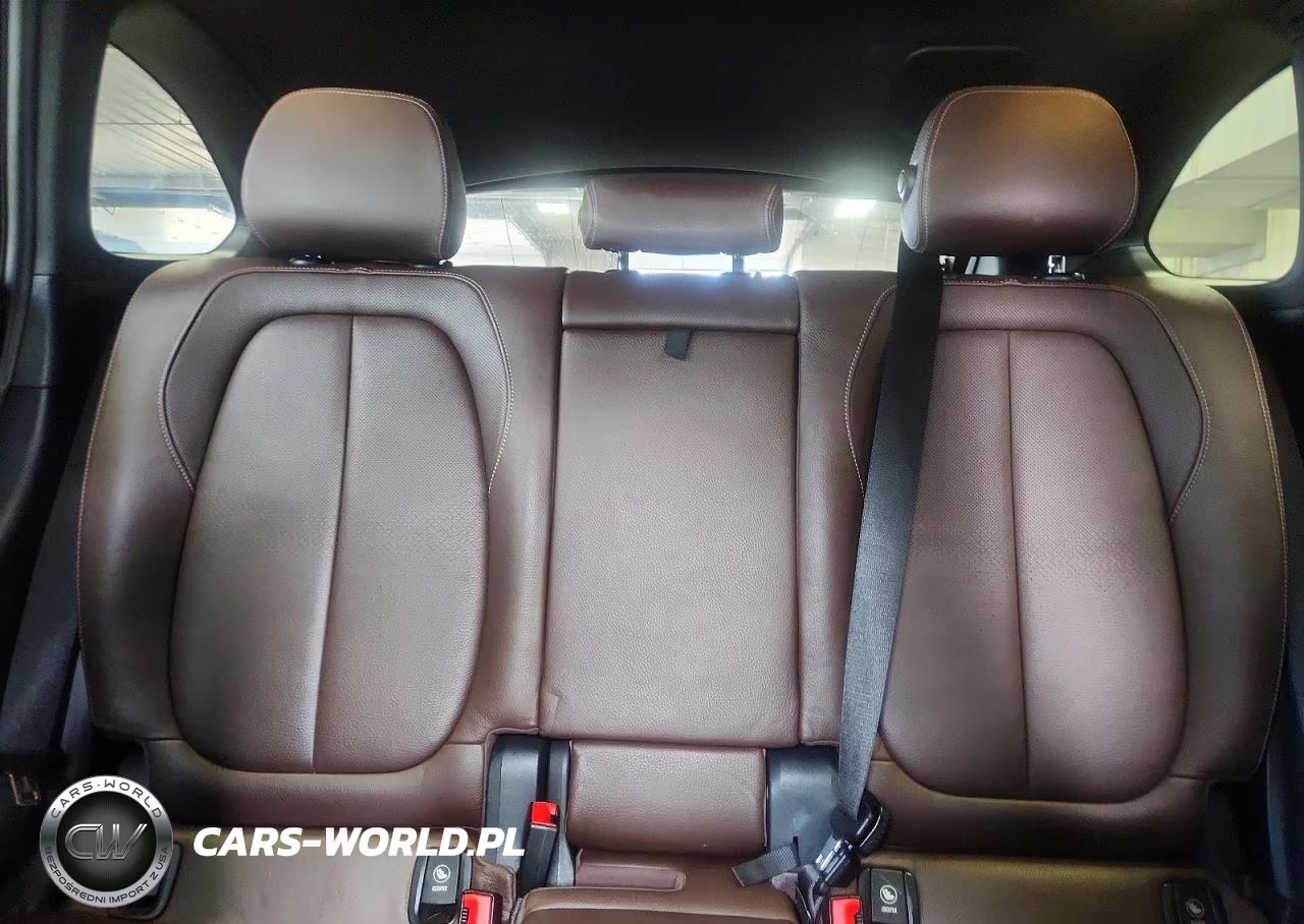 2018 BMW X1 xDrive28I VIN:WBXHT3C31J5K25682 - 10