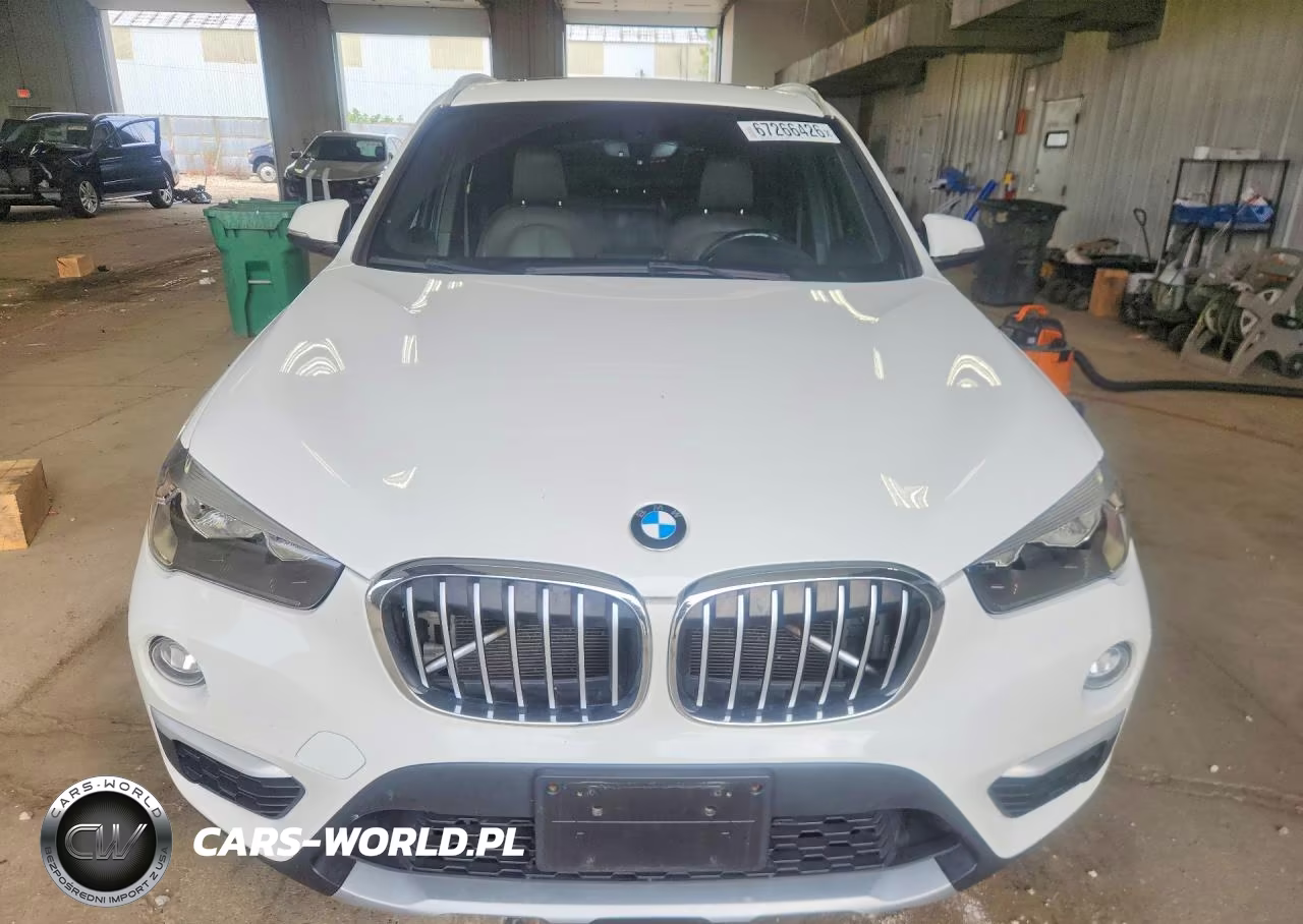 2018 BMW X1 xDrive28I VIN:WBXHT3C31J5K25682 - 5