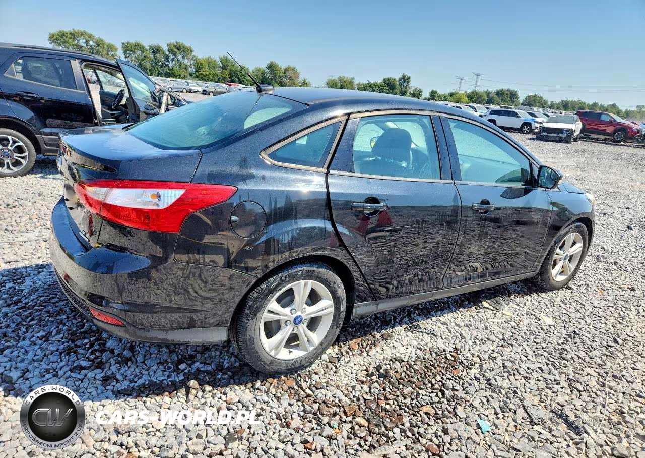 2014 Ford Focus Se VIN:1FADP3F29EL417734 - 3