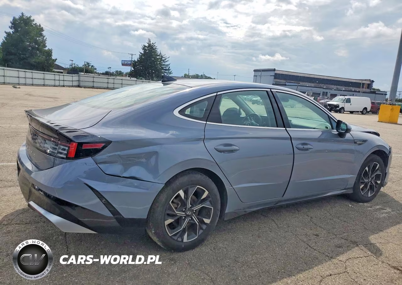 2025 Hyundai Sonata Sel VIN:KMHL64JA4SA501850 - 3