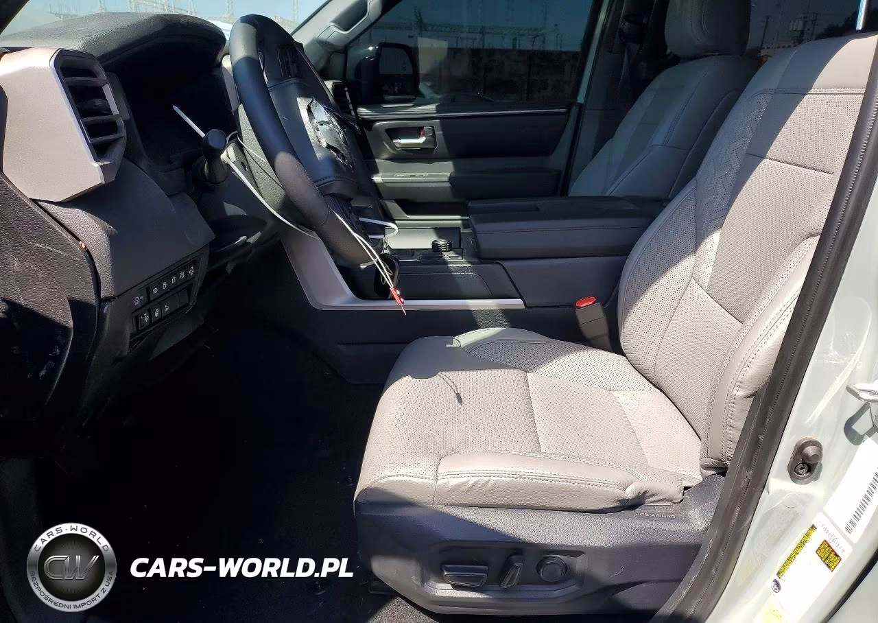 2025 Toyota Sequoia Sr5 VIN:7SVAAABA1SX071043 - 7