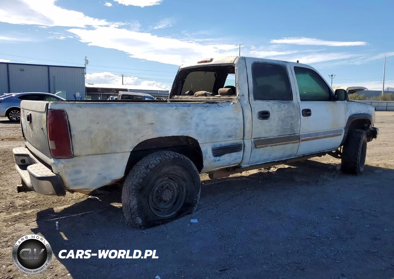 2003 Chevrolet Silverado C2500 Heavy Duty VIN:1GCHC23U33F116914 - 3