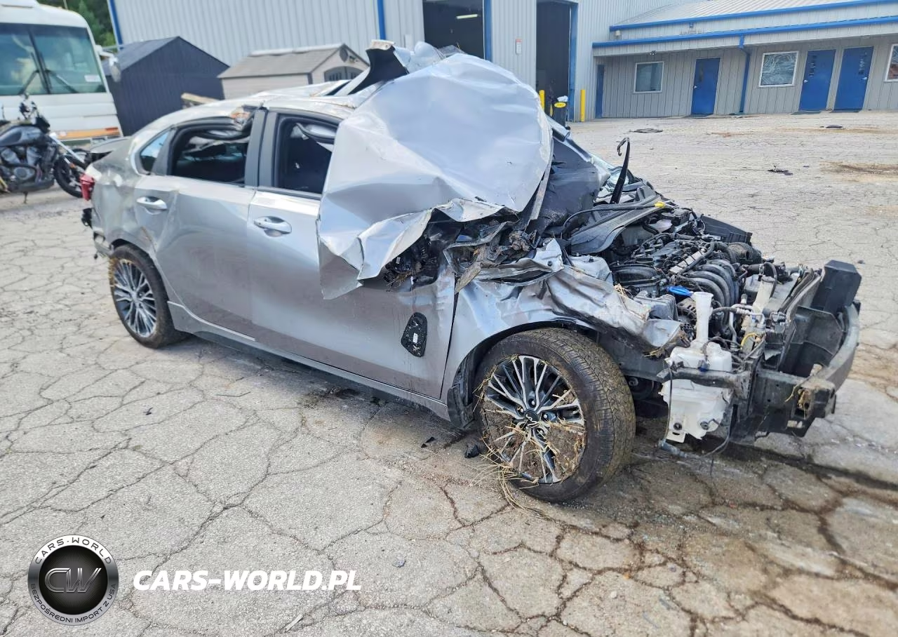 2023 Kia Forte Gt Line VIN:3KPF54AD1PE620233 - 4