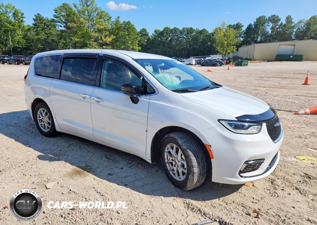 2024 Chrysler Pacifica Touring L VIN:2C4RC1BG9RR189300 - 4