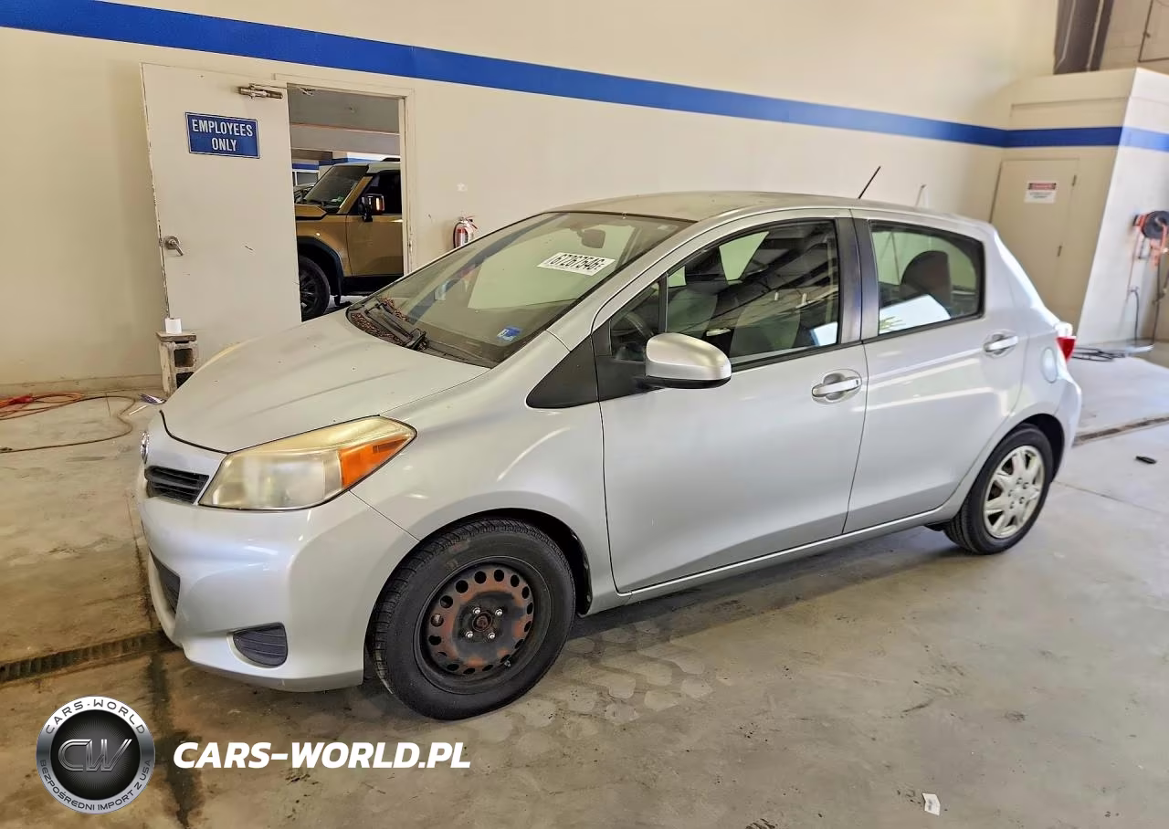 2013 Toyota Yaris 5-Door L