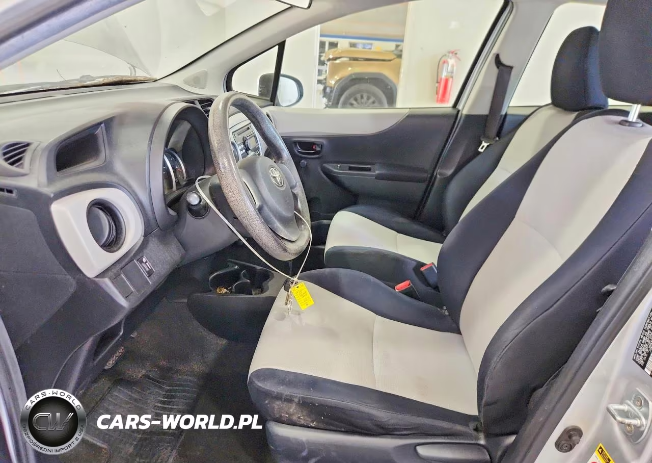 2013 Toyota Yaris 5-Door L VIN:JTDKTUD36DD547123 - 7