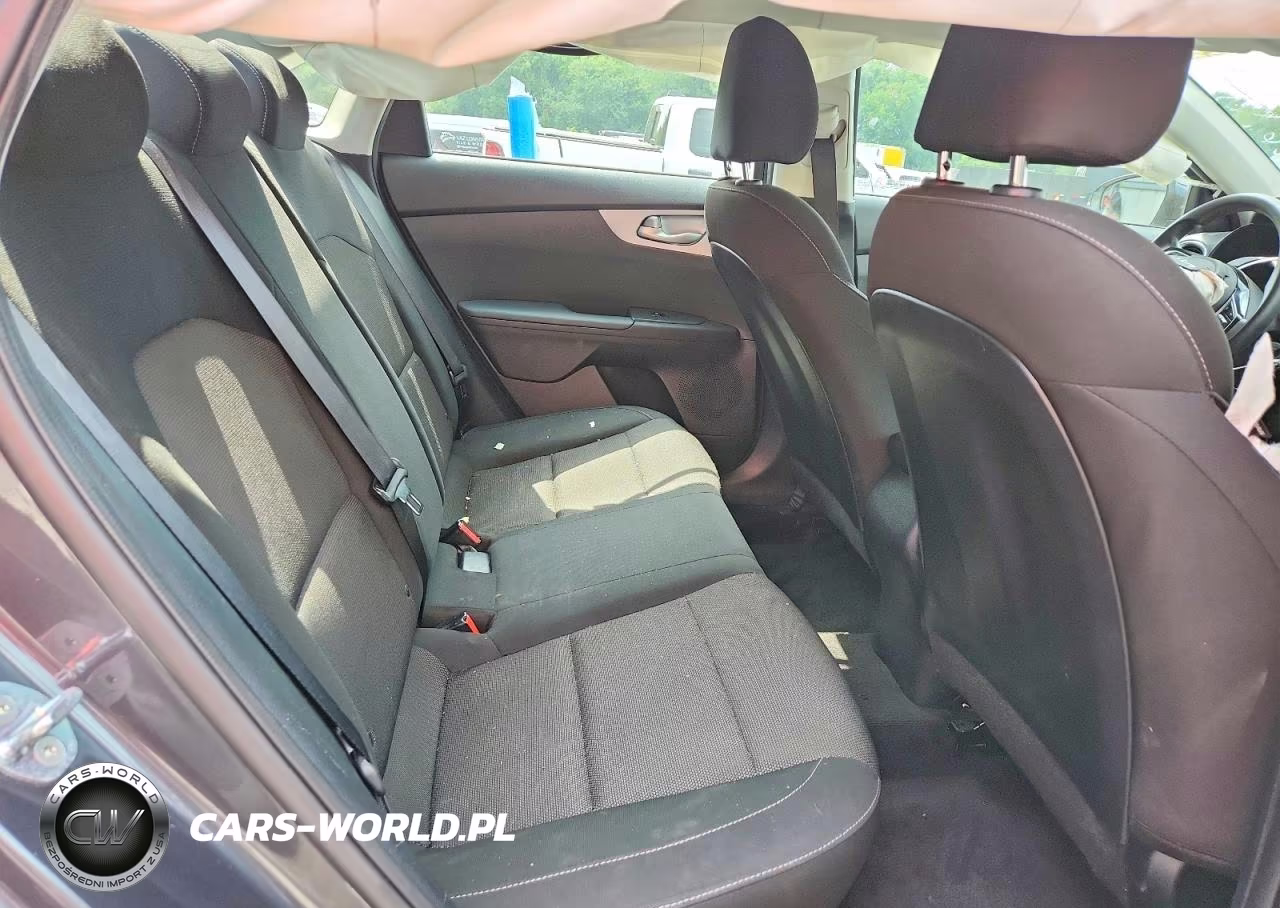 2022 Kia Forte Lxs VIN:3KPF24AD4NE500206 - 10