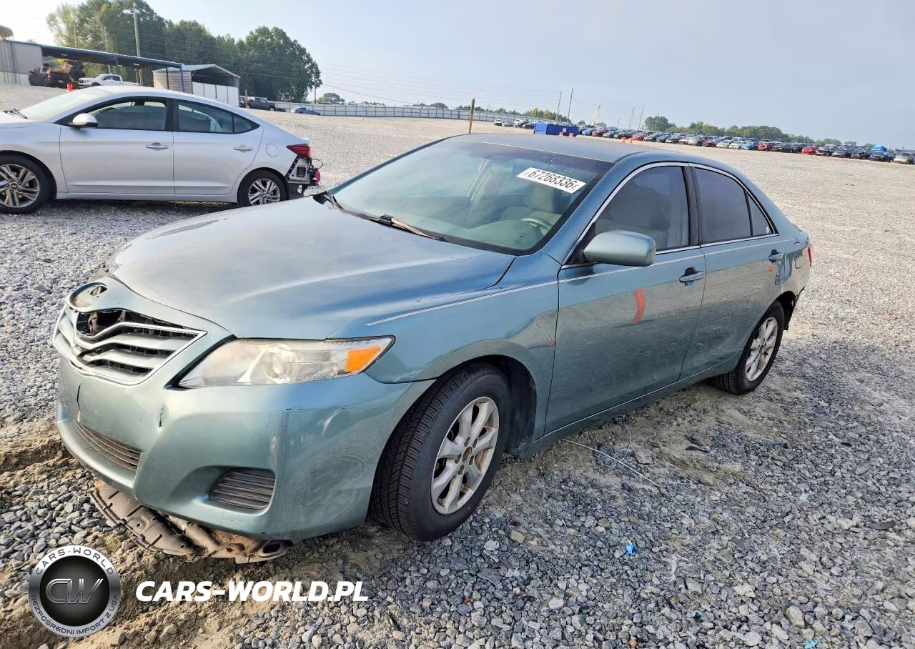 2011 Toyota Camry Le – zdjęcie 1 z 12
