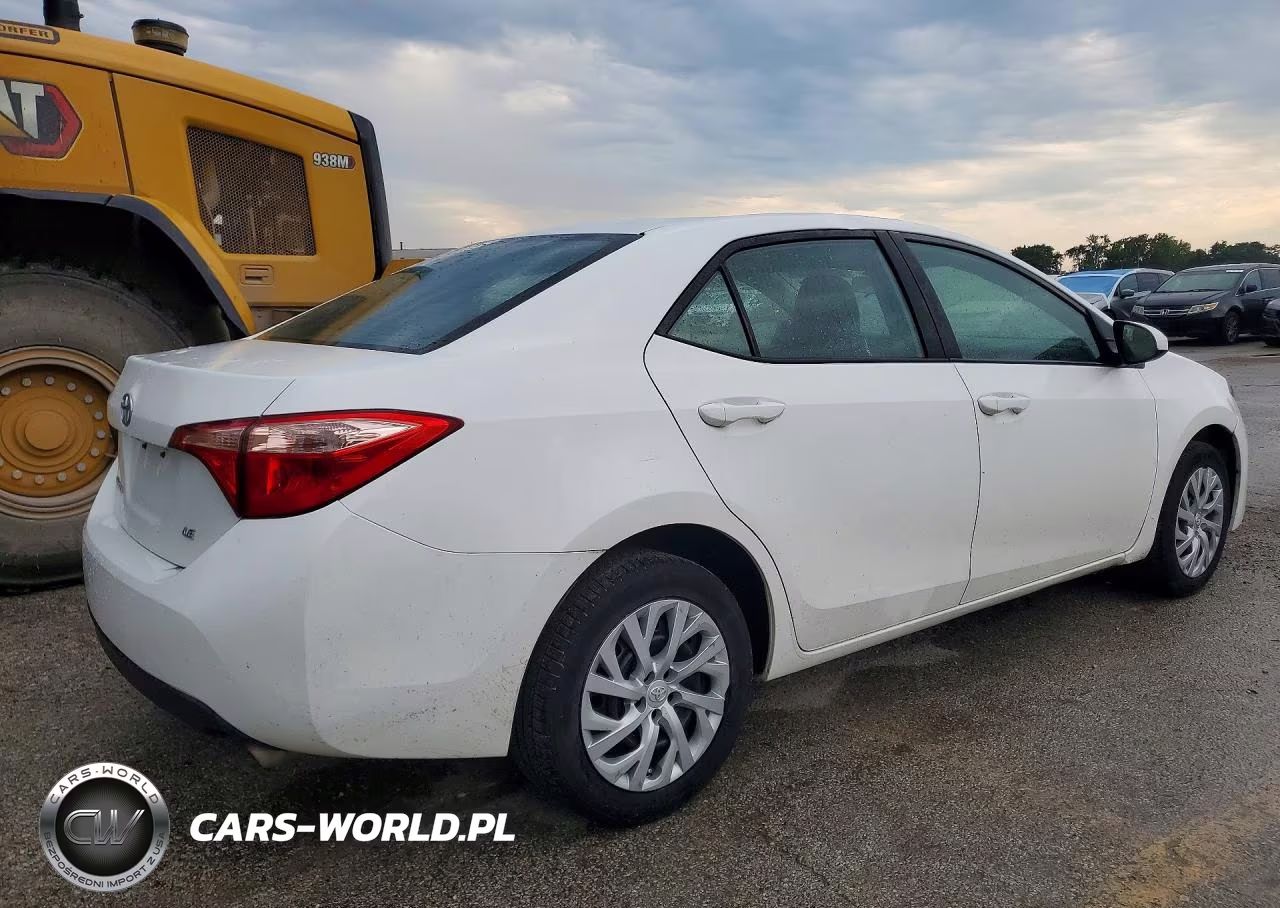 2019 Toyota Corolla Le VIN:5YFBURHE4KP941266 - 3