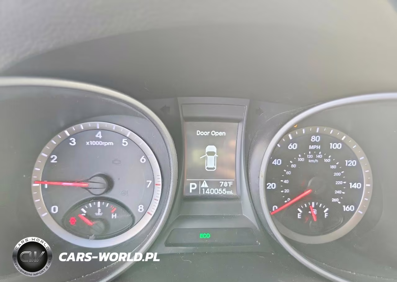 2016 Hyundai Santa Fe Sport 2.4L VIN:5XYZUDLB1GG365341 - 9