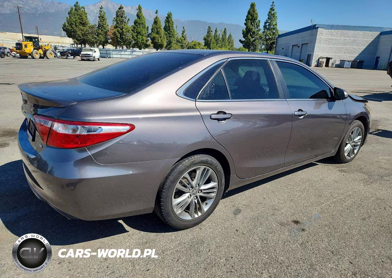 2015 Toyota Camry Se VIN:4T1BF1FK7FU480976 - 3